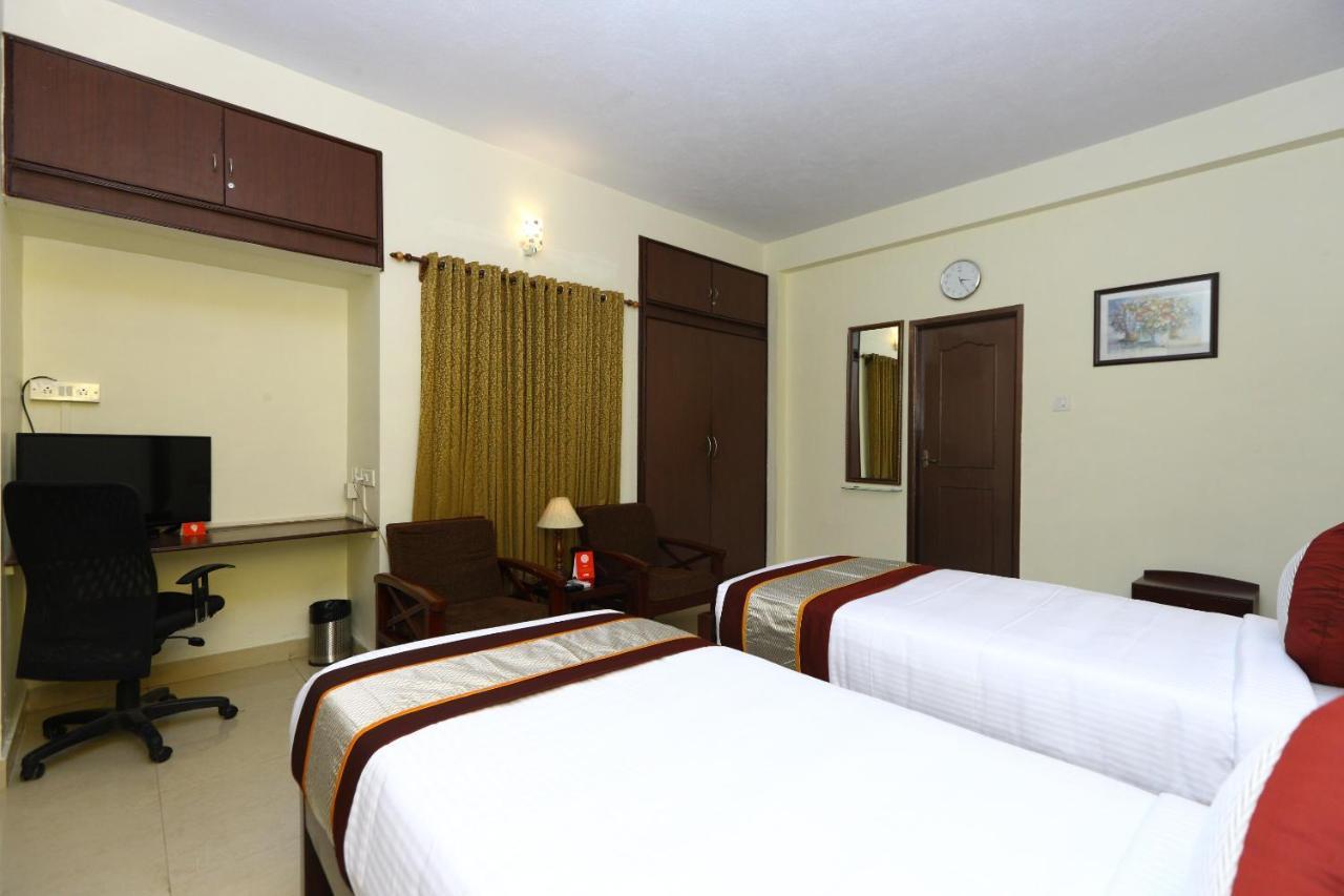 Vaccinated Staff- Oyo Flagship 475 Audi Nivas, North Usman Road Hotell Chennai Exteriör bild