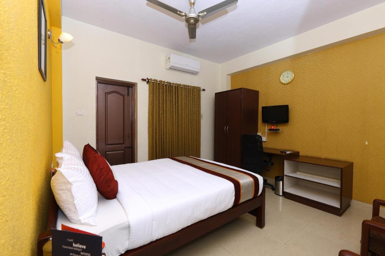 Vaccinated Staff- Oyo Flagship 475 Audi Nivas, North Usman Road Hotell Chennai Exteriör bild