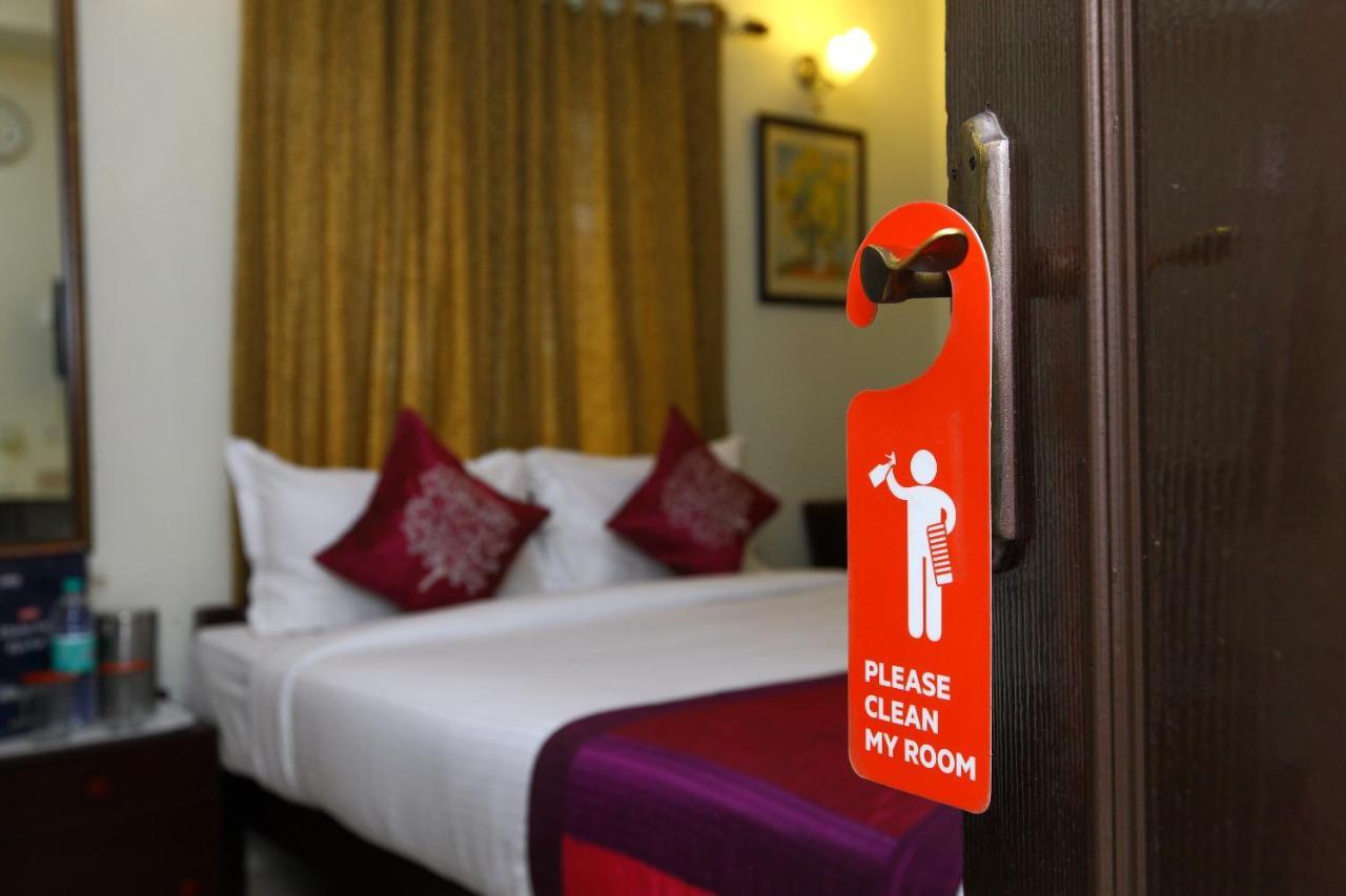 Vaccinated Staff- Oyo Flagship 475 Audi Nivas, North Usman Road Hotell Chennai Exteriör bild