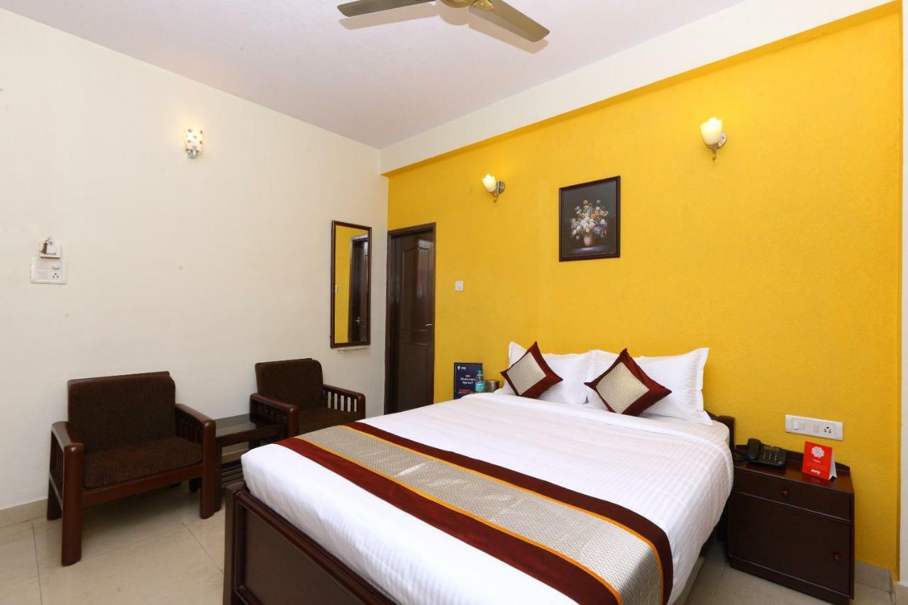 Vaccinated Staff- Oyo Flagship 475 Audi Nivas, North Usman Road Hotell Chennai Exteriör bild